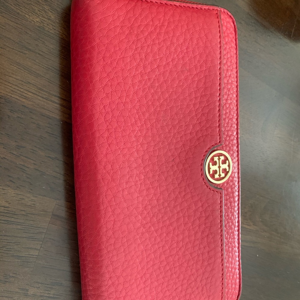 Tory Burch wallet